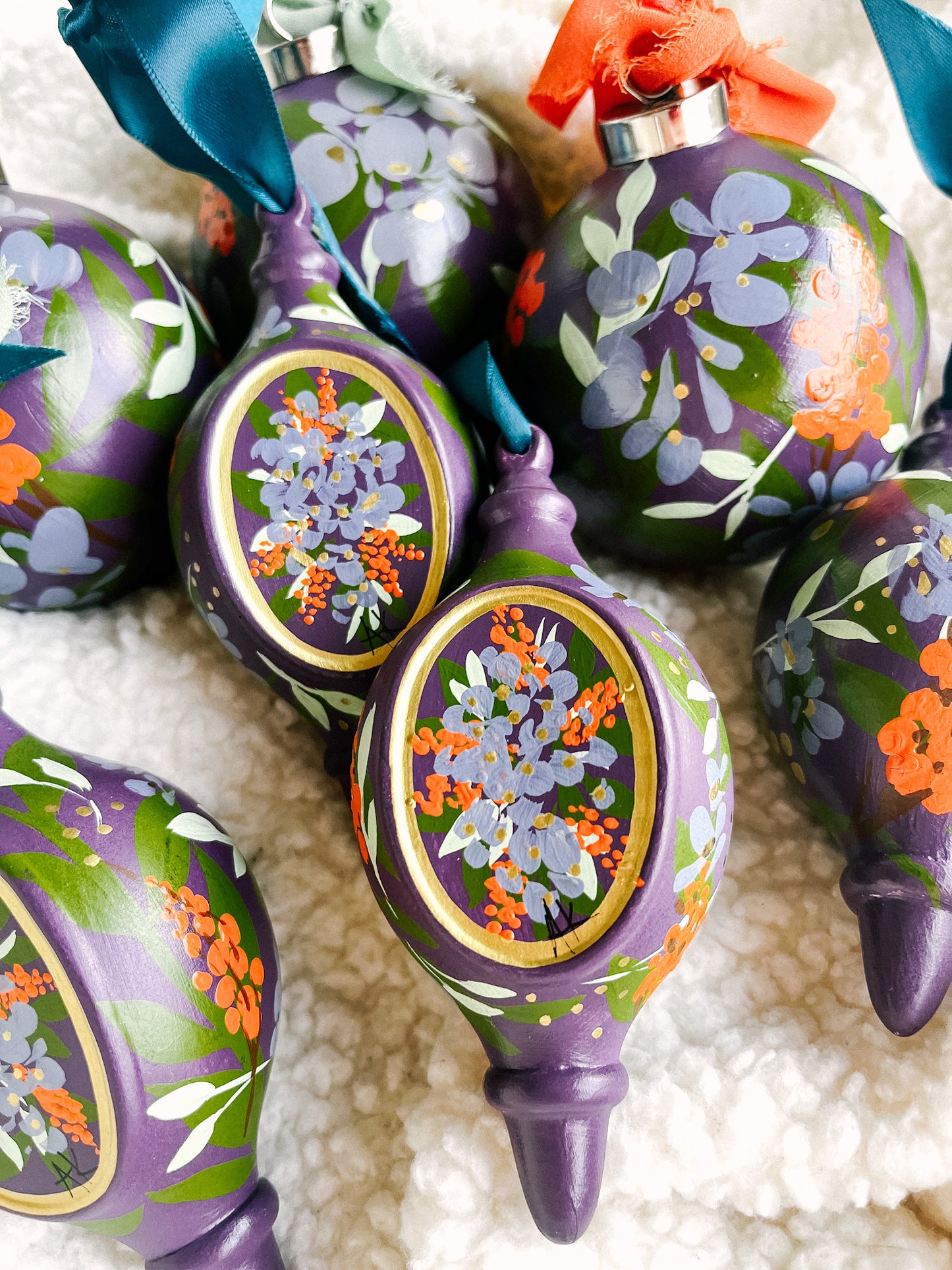 Hydrangea in Fig | Globe 2023 Hand-Painted Christmas Ornaments